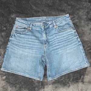 American Eagle Women’s 8” Dreamy Drape Stretch Low-Rise Baggy Jort (Size 4)